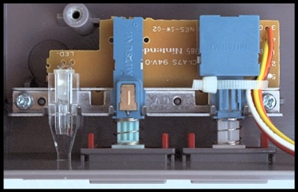 File:NES-001 power and reset switch board (Nintendo ASC manual).jpg