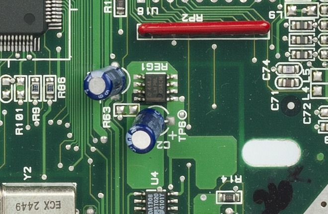 File:Atari Jaguar motherboard, REG1 audio regulator and TP6.jpg
