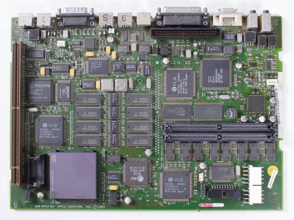 Quadra 660AV Logic Board