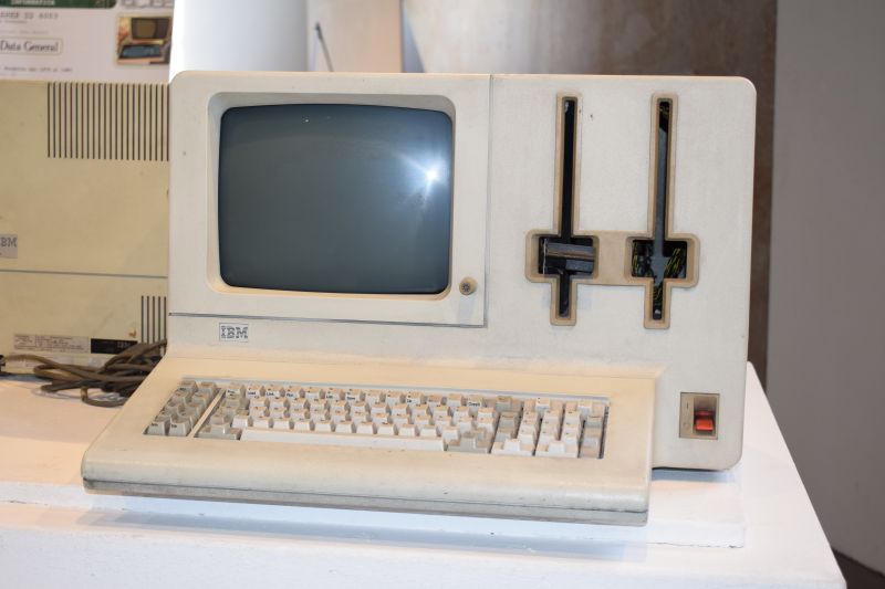 File:IBM 5322 foto2.jpg
