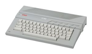 Atari 130XE (photo)