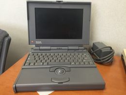 Macintosh PowerBook 145B (joannapoe)