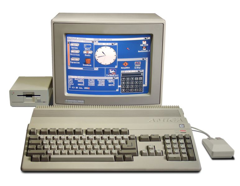 File:Commodore Amiga 500 system.jpg