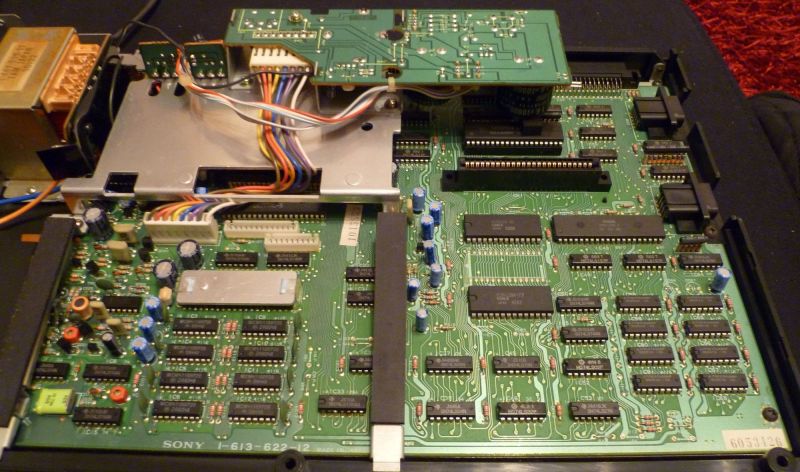 File:Sony HB-75P inside.jpg