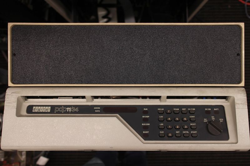 File:DEC PDP-11-34 programmer's console.jpg