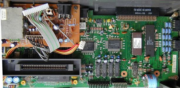 Main board with the case open (MSX Resource Center wiki)