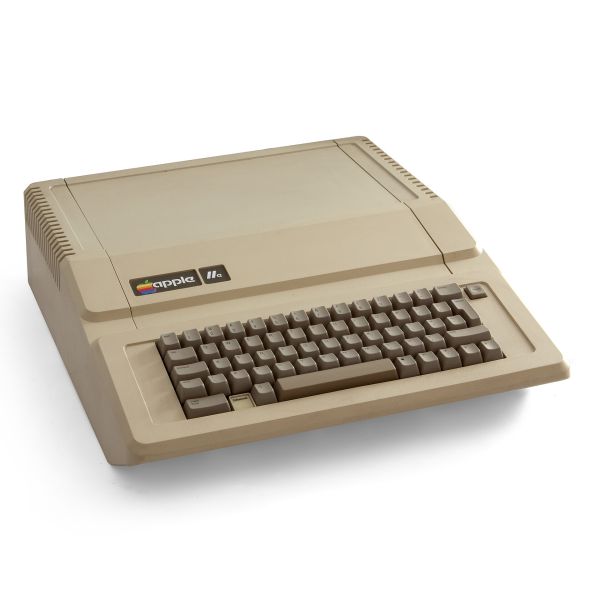 File:Apple IIe.jpg