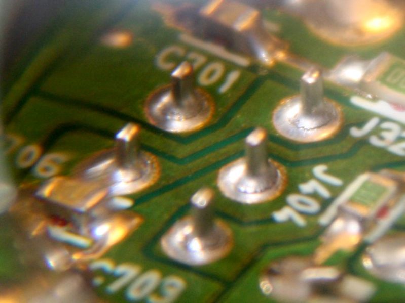File:Cracked through-hole solder joints (MichaelFrey).jpg