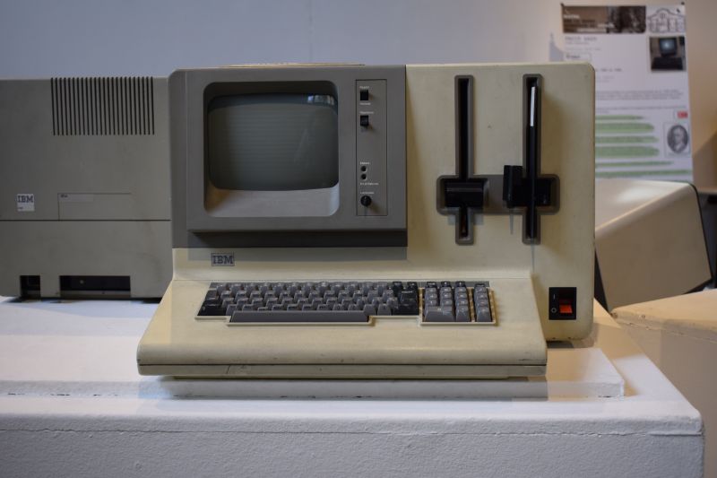 File:IBM 5120 foto1.jpg