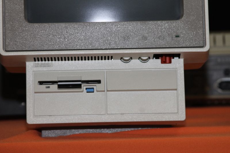 File:IBM PS2 Model 25 angle.jpg